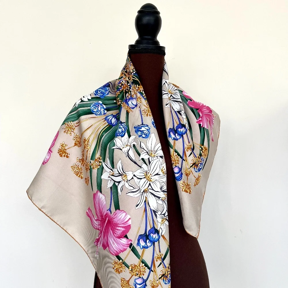 New Salvatore Ferragamo Silk Scarf Flowers Beige Multicolor Wrap Scarf